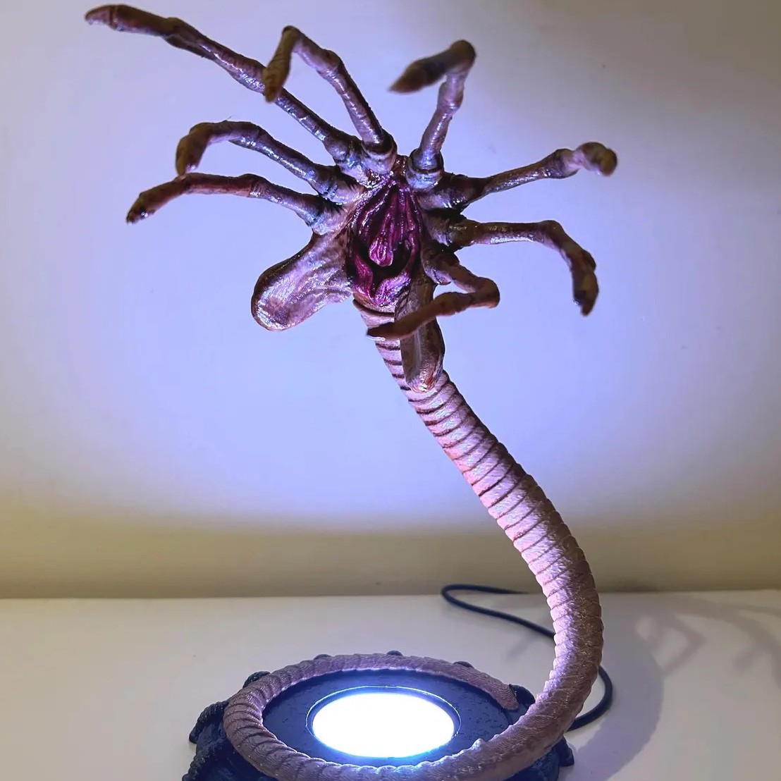 Uzaylı Facehugger Lambası Gece - Home Lighting And Decor incelemesi ve fiyatı